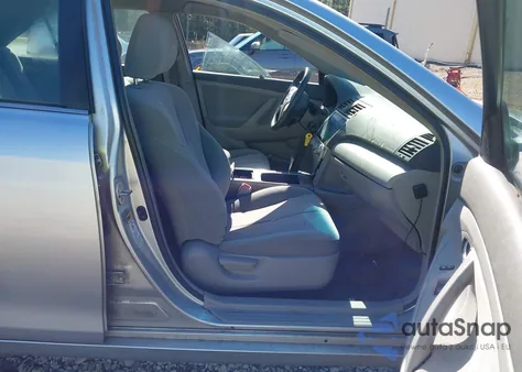 2010 Toyota Camry z USA, uszkodzony, nr VIN 4T1BF3EK7AU103425